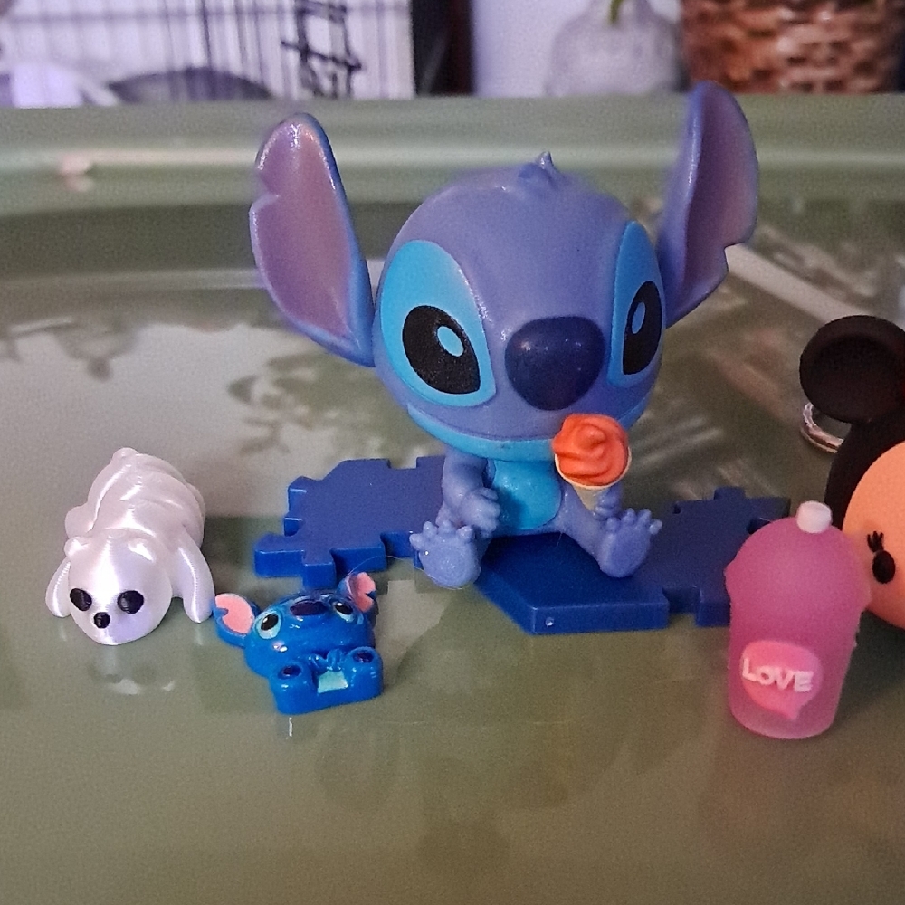 SET OF 9 RANDOM FIGURES - Picture 3 of 3